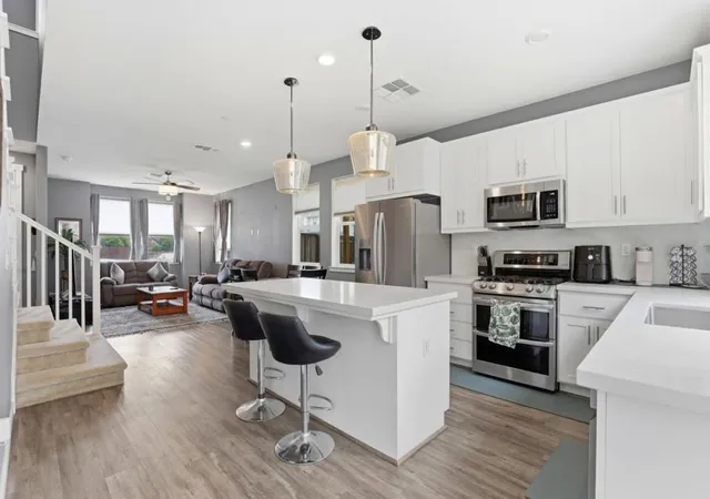 1st image of 894 Brennan Wy, Hollister, CA 95023 | MLS# ML82046357