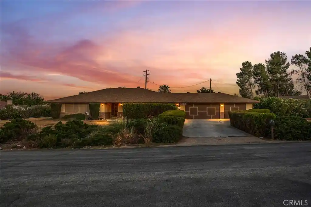 Photo 1 of Sale Pending at 19213 Tecumseh, Apple Valley, CA 92307 | MLS# HD26097901 | Listing updated on 2026-10-28