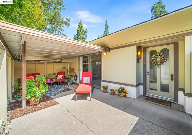 3rd image of 1101 Fairlawn Ct #4, Walnut Creek, CA 94595 | MLS# 41133949