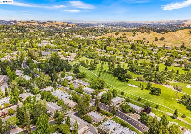 2nd image of 1101 Fairlawn Ct, Walnut Creek, CA 94595