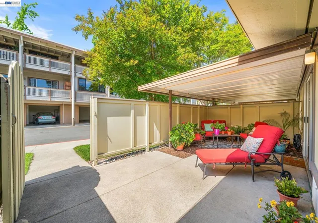 5th image of 1101 Fairlawn Ct #4, Walnut Creek, CA 94595 | MLS# 41133949