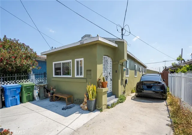 Homes for sale in Los Angeles, CA | 3432 Arlington, Los Angeles, CA 90018 | MLS# CV26100487