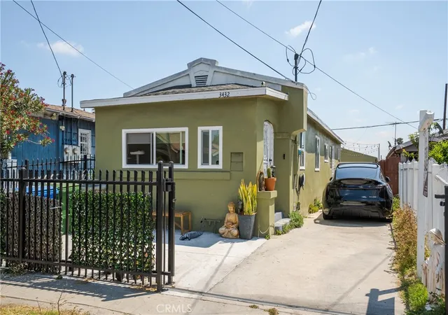 Homes for sale in Los Angeles, CA | 3432 Arlington, Los Angeles, CA 90018 | MLS# CV26100487