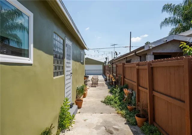 Homes for sale in Los Angeles, CA | 3432 Arlington, Los Angeles, CA 90018 | MLS# CV26100487