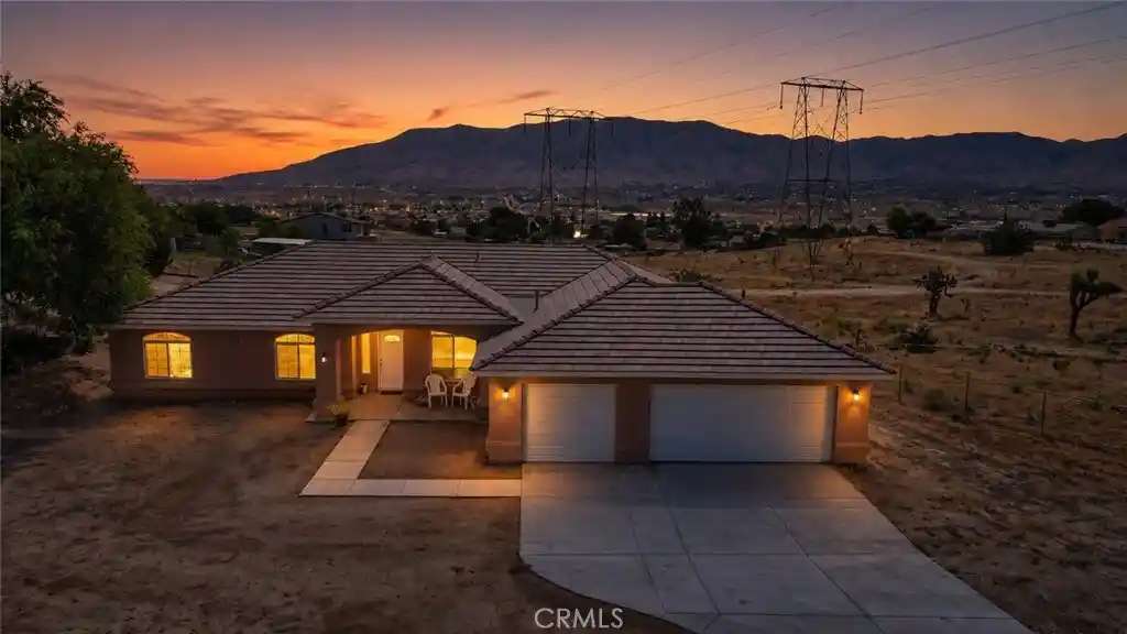 Single family home for sale at 8169 Lassen Ave, Hesperia, CA 92345 | MLS# HD26098377