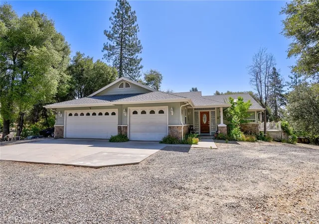 Photo 3 of Single family home for sale at 44550 Windsong Way, Ahwahnee, CA 93601 | MLS# FR26099400 | Listing updated on 2026-07-08