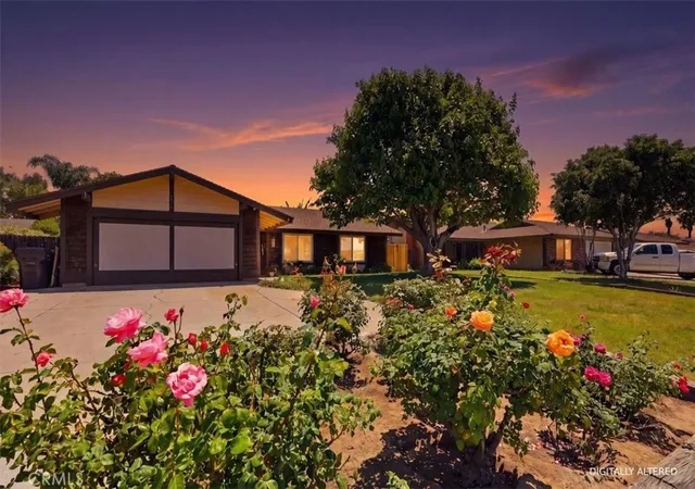 Homes for sale in Riverside, CA | 6916 Lincoln Ave, Riverside, CA 92506 | MLS# IV26099625