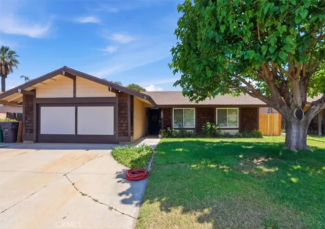 Homes for sale in Riverside, CA | 6916 Lincoln Ave, Riverside, CA 92506 | MLS# IV26099625