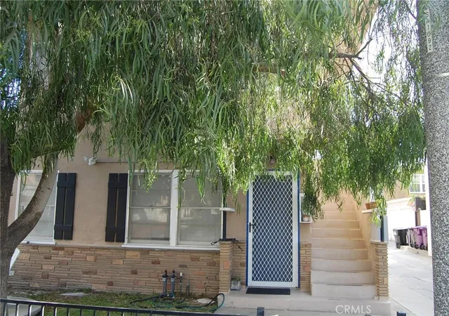 Homes for sale in Long Beach, CA | 20 Roycroft, Long Beach, CA 90803 | MLS# PW26100517