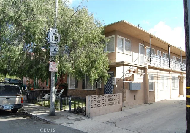 Homes for sale in Long Beach, CA | 20 Roycroft, Long Beach, CA 90803 | MLS# PW26100517