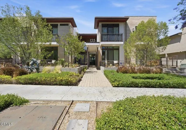 Homes for sale in Pasadena, CA | 125 Hurlbut St #205, Pasadena, CA 91105 | MLS# P1-27053