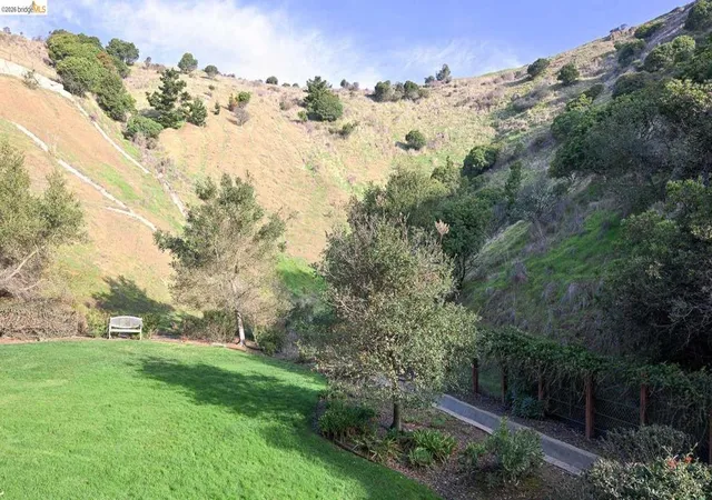 2nd image of 1400 Pinnacle Ct, Richmond, CA 94801