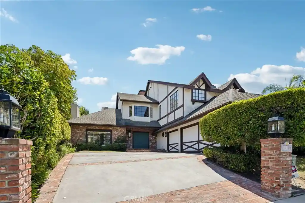 Photo 1 of Single family home for sale at 10190 Baywood Ct, Los Angeles, CA 90077 | MLS# SR26097283 | Listing updated on 2026-08-31