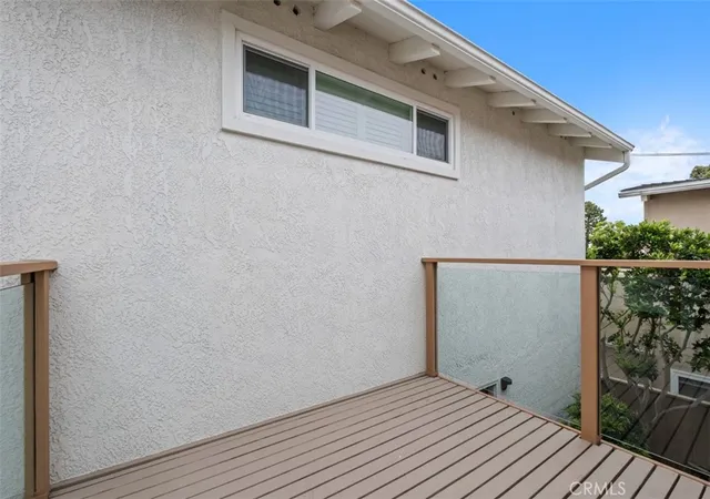 Photo 3 of Condo for sale at 707 1/2 Marigold Ave, Corona Del Mar, CA 92625 | MLS# OC26095053 | Listing updated on 2026-10-01