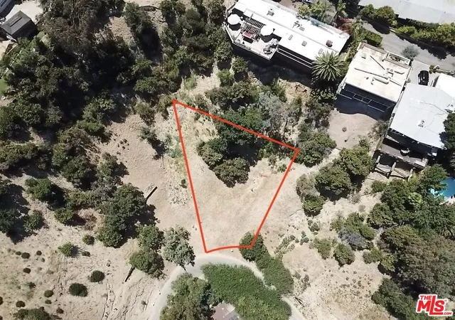 Photo 3 of Land for sale at 4601 Ensenada Dr, Woodland Hills, CA 91364 | MLS# 26830953 | Listing updated on 2026-05-16