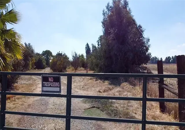 Photo 1 of Sale Pending at 6391 E Copper Ave, Clovis, CA 93619 | MLS# MC26100584 | Listing updated on 2026-09-29