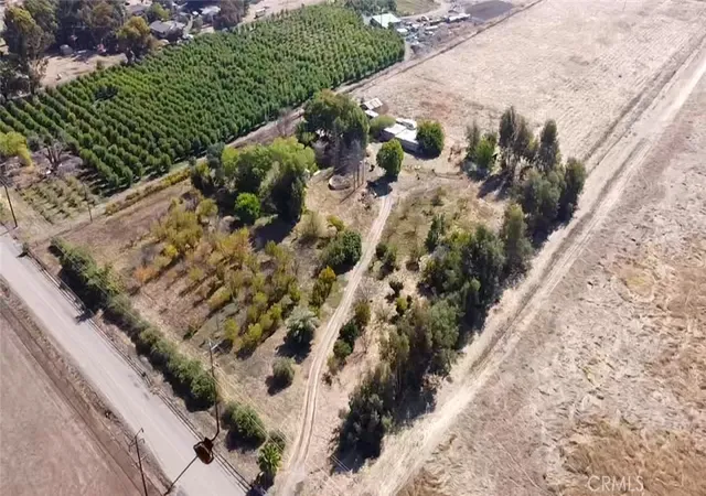 Photo 4 of Sale Pending at 6391 E Copper Ave, Clovis, CA 93619 | MLS# MC26100584 | Listing updated on 2026-09-29