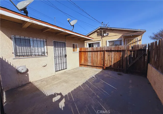 2nd image of 350 E South, Long Beach, CA 90805 | MLS# PW26100651
