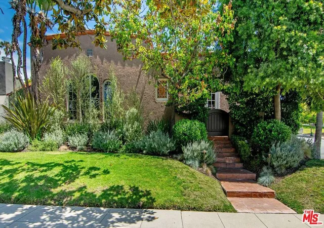 2nd image of 300 N Bronson Ave, Los Angeles, CA 90004 | MLS# 26830155