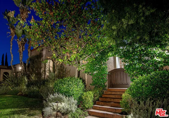 35th image of 300 N Bronson Ave, Los Angeles, CA 90004 | MLS# 26830155