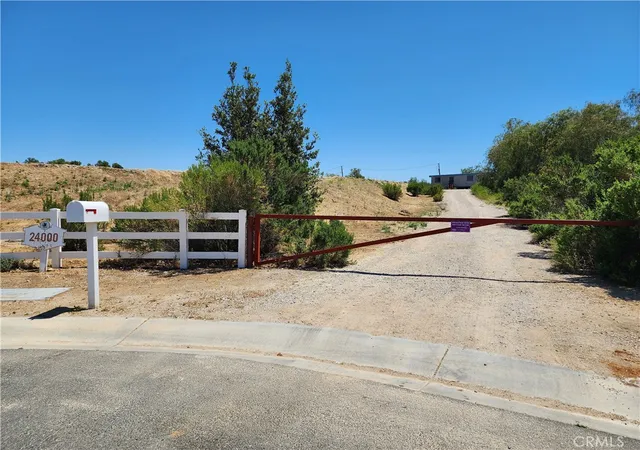 Homes for sale in Hidden Hills, CA | 24000 Hidden Ridge Rd, Hidden Hills, CA 91302 | MLS# SR26100020