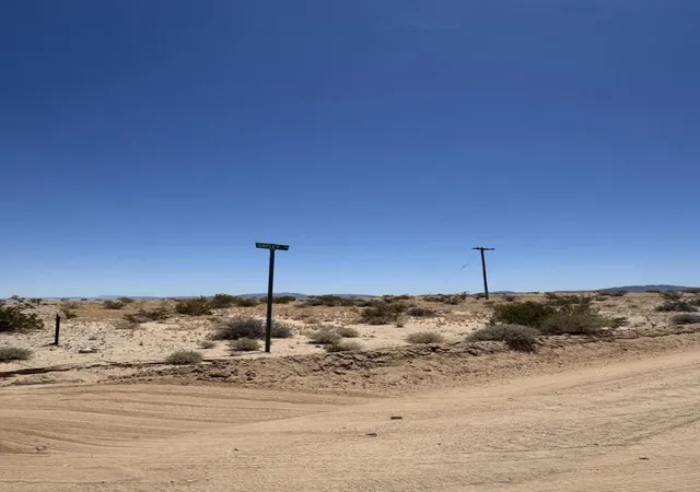 4th image of 23 Gayley Ln Ln, 29 Palms, CA 92277 | MLS# 219147636DA