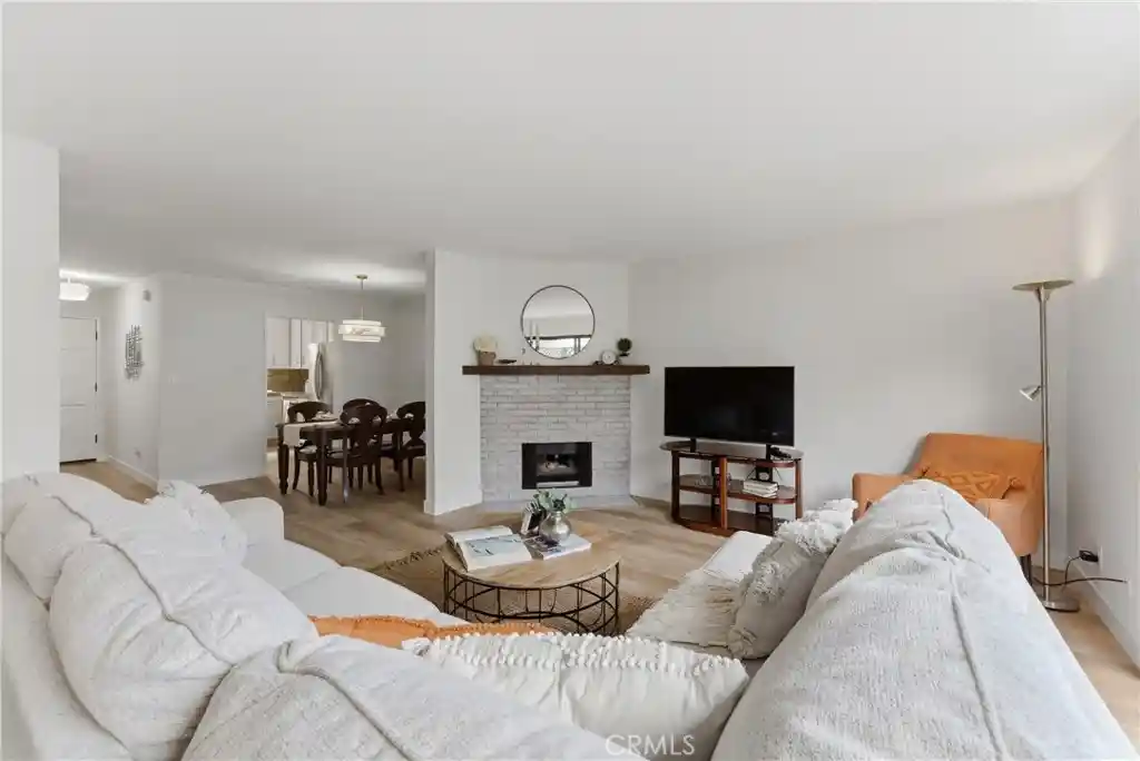 Listing Photo 1 - Condo for sale in 1834 11Th St located at 1834 11Th St, Santa Monica, CA 90404 - Unit 1834 11th Street