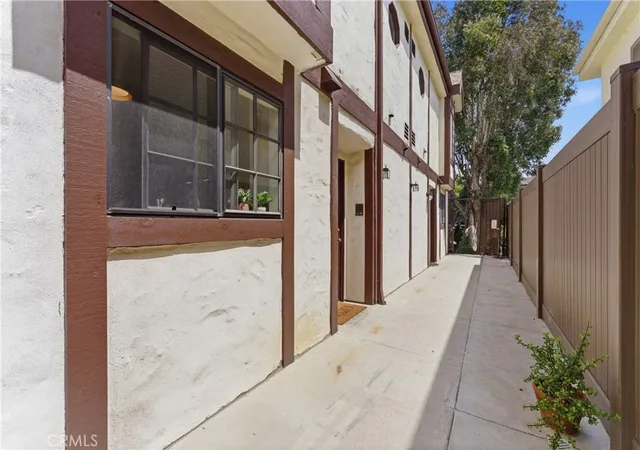 Homes for sale in Santa Monica, CA | 1834 11Th St, Santa Monica, CA 90404
