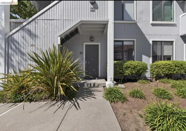 Homes for sale in Richmond, CA | 91 Schooner Ct, Richmond, CA 94804 | MLS# 41134031
