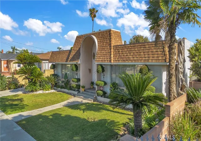 Photo 3 of Sale Pending at 9620 Walnut St, Bellflower, CA 90706 | MLS# RS26100884 | Listing updated on 2026-07-02