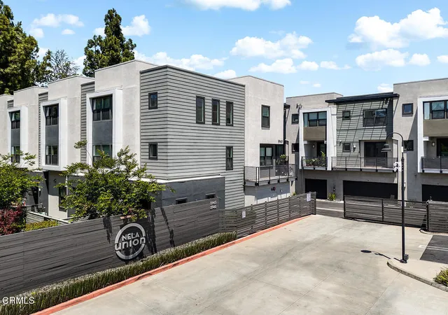 Homes for sale in Los Angeles, CA | 3943 N Eagle Rock Boulevard, Los Angeles, CA 90065 | Houzeo