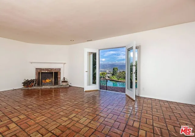 Photo 4 of Single family home for sale at 7815 Mulholland Dr, Los Angeles, CA 90046 | MLS# 26831141 | Listing updated on 2026-09-10