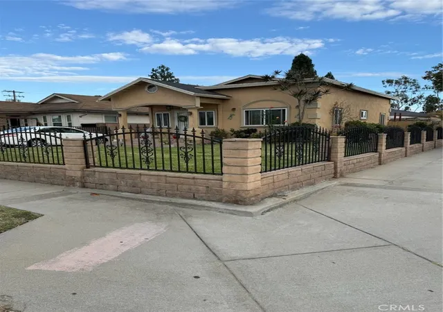Photo 2 of Single family home for sale at 444 W Buckthorn, Inglewood, CA 90301 | MLS# IV26100337 | Listing updated on 2026-05-09