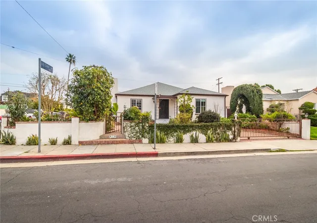 Photo 2 of Single family home for sale at 870 N Alexandria Ave, Los Angeles, CA 90029 | MLS# BB26100590 | Listing updated on 2026-09-19