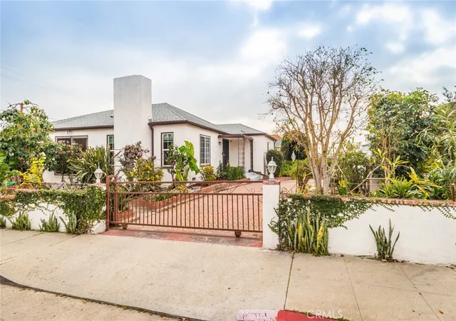 Photo 3 of Single family home for sale at 870 N Alexandria Ave, Los Angeles, CA 90029 | MLS# BB26100590 | Listing updated on 2026-09-19