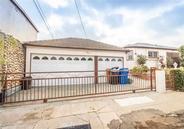 Photo 47 of Single family home for sale at 870 N Alexandria Ave, Los Angeles, CA 90029 | MLS# BB26100590 | Listing updated on 2026-09-19