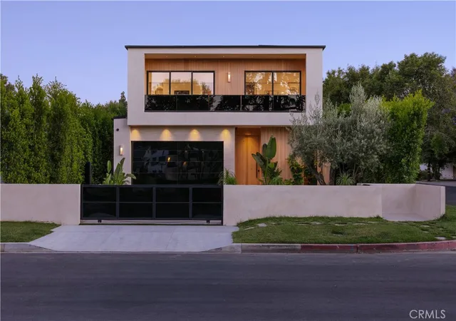 Homes for sale in Sherman Oaks, CA | 14758 Morrison St, Sherman Oaks, CA 91403 | MLS# SR26094856