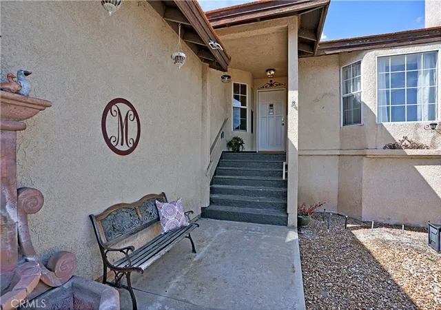 3rd image of 22196 Hoofbeat Wy, Canyon Lake, CA 92587 | MLS# SW26099140