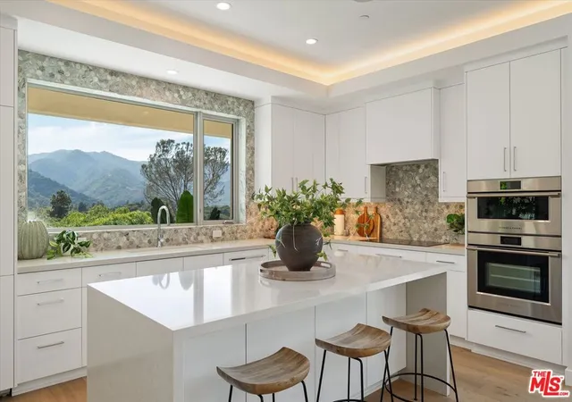 Homes for sale in Calabasas, CA | 25638 Monte Nido Dr, Calabasas, CA 91302 | MLS# 26831593