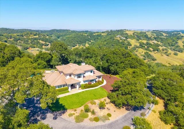 Photo 3 of Single family home for sale at 1550 Post Cyn, Templeton, CA 93465 | MLS# NS26100343 | Listing updated on 2026-09-03
