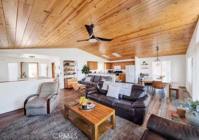 4th image of 33159 Holcomb Creek, Green Valley Lake, CA 92341 | MLS# IV26101070