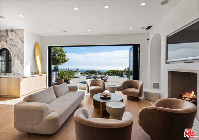 Photo 3 of Single family home for sale at 6201 Murphy Way, Malibu, CA 90265 | MLS# 26831669 | Listing updated on 2026-05-15