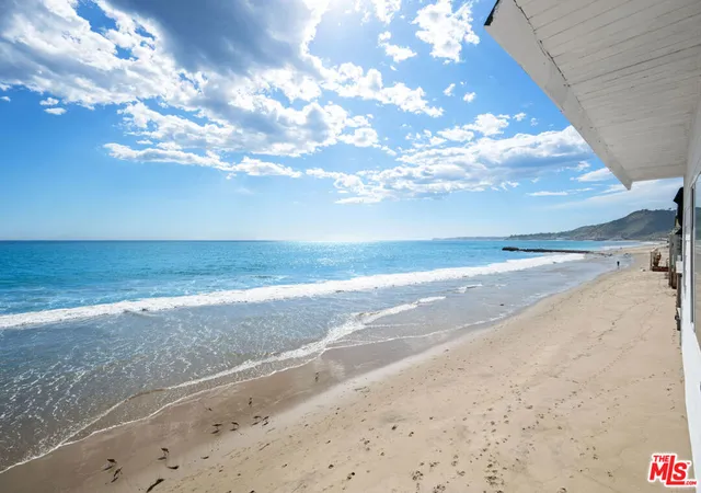 Homes for sale in Malibu, CA | 25154 Malibu Rd, Malibu, CA 90265 | MLS# 26707543