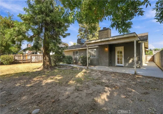 Photo 26 of Sale Pending at 851 N Crenshaw, Visalia, CA 93291 | MLS# SC26101140 | Listing updated on 2026-10-07