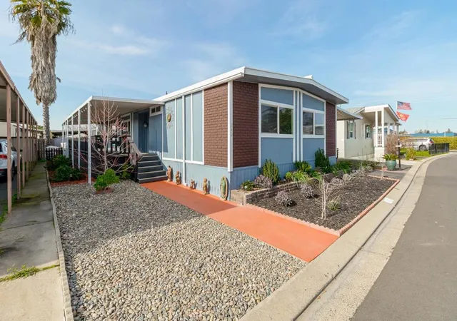 3rd image of 2621 Prescott Rd #242, Modesto, CA 95350 | MLS# ML82046494