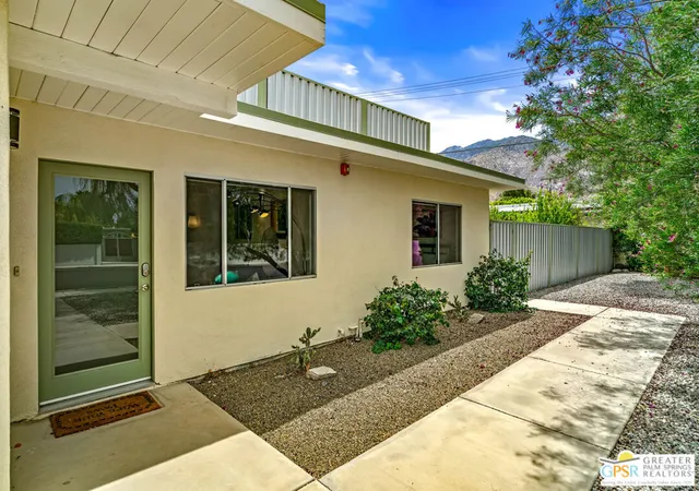 Homes for sale in Palm Springs, CA | 1327 E San Lucas Rd, Palm Springs, CA 92264 | MLS# 26831157PS