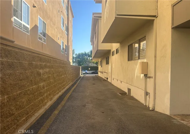 31st image of 1522 S Centinela Ave #204, Los Angeles, CA 90025 | MLS# CV26100595