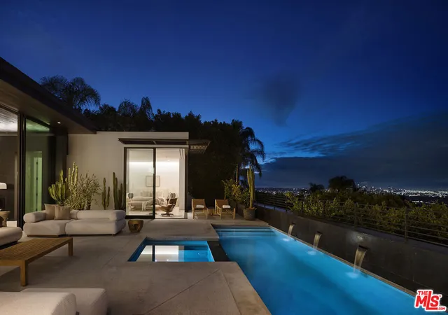 3rd image of 1450 Blue Jay Wy, Los Angeles, CA 90069 | MLS# 26830377