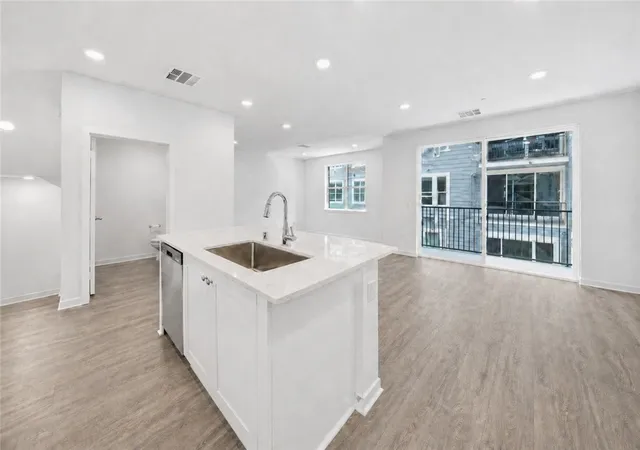 5th image of 9425 N Sepulveda Blvd #4, North Hills, CA 91343 | MLS# SR26077873