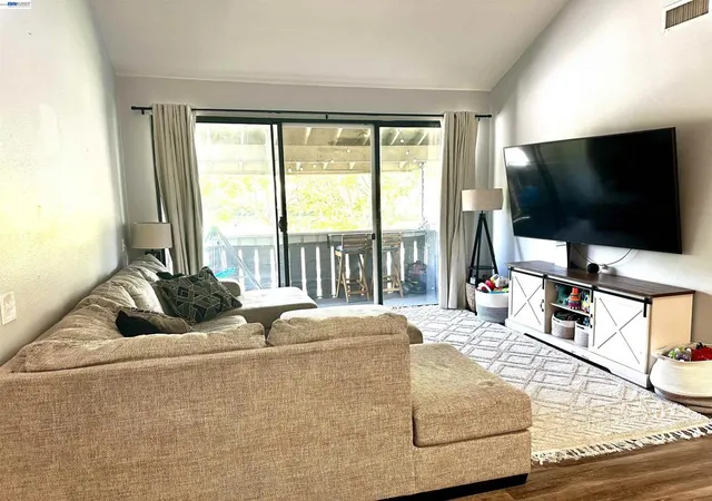 3rd image of 74 Carriage Wy, Pomona, CA 91766